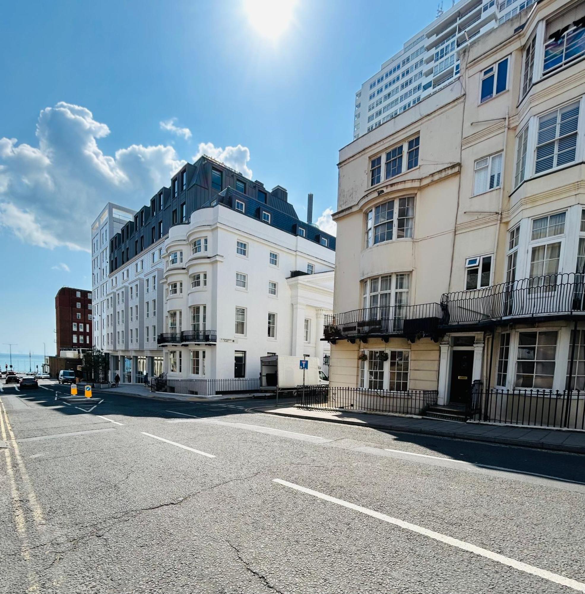 Two Top Central Beach Studios - Also Separate Spa Cabin And Watersports Brighton Eksteriør billede